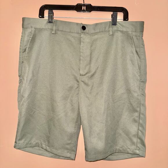 Vince Camuto Men's Performance Polyester Shorts in Solid Olive Green - Size 36 - Picture 1 of 9